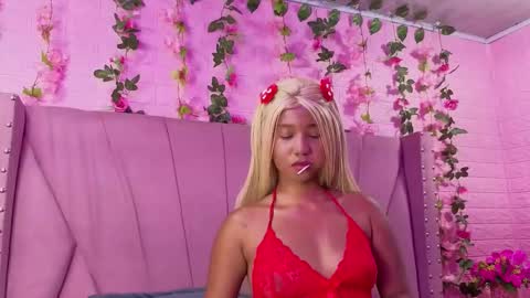 Snapshot of lunaa_brunettee chatting on March 2026 03:36:01 AM lunna online show from March 2026 03:36:01 AM