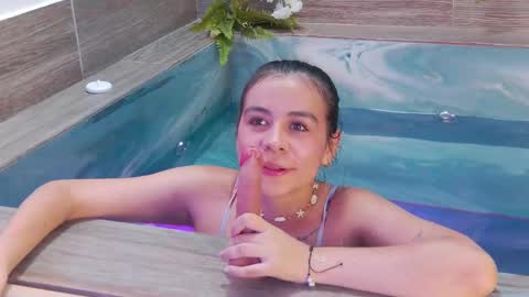 Snapshot of lunaa_lovve chatting on December 2024 03:37:01 PM Luna online show from December 2024 03:37:01 PM