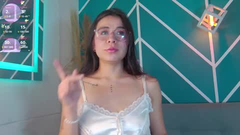 Snapshot of lunaa_lovve chatting on February 2025 12:38:02 PM Luna online show from February 2025 12:38:02 PM