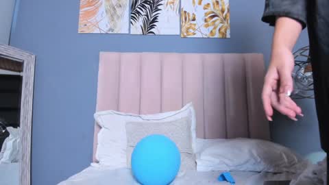 Snapshot of lunaa_lynch chatting on December 2024 02:54:02 PM Luna online show from December 2024 02:54:02 PM