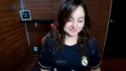 lunaa_m_ online show from February 2025 02:21:01 PM