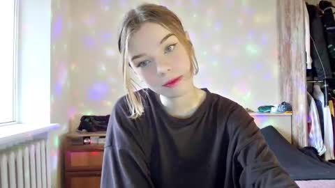 Snapshot of lunaastar_ chatting on December 2024 12:05:01 PM lunaastar_ online show from December 2024 12:05:01 PM