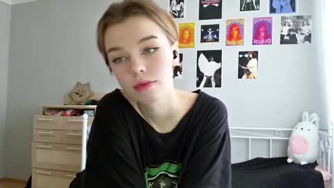Snapshot of lunaastar_ chatting on January 2025 01:10:02 PM lunaastar_ online show from January 2025 01:10:02 PM