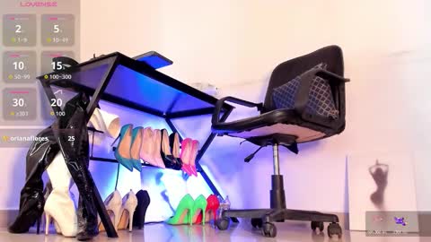  Luna Velez   online show from November 2025 02:28:02 PM