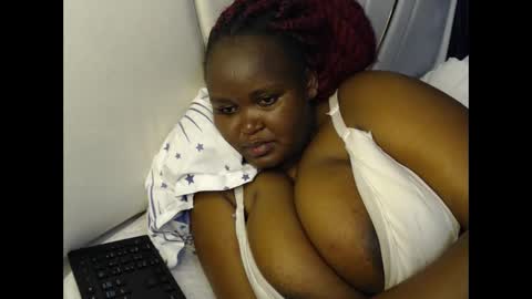 lunabloom01 online show from January 2026 11:04:01 AM