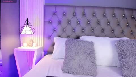 Luna  online show from January 2026 05:16:01 PM