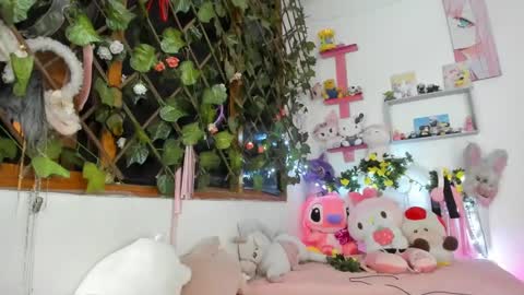 Snapshot of lunacristal_moon chatting on January 2025 07:39:02 PM lunacristal_moon online show from January 2025 07:39:02 PM