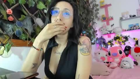 Snapshot of lunacristal_moon chatting on January 2025 05:13:02 AM lunacristal_moon online show from January 2025 05:13:02 AM