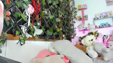 Snapshot of lunacristal_moon chatting on February 2025 01:45:02 AM lunacristal_moon online show from February 2025 01:45:02 AM