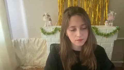 lunafeather online show from December 2025 05:36:02 AM