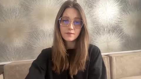 lunafeather online show from March 2026 04:51:02 AM