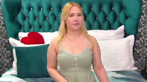 LunaHouston online show from November 2025 04:20:02 PM