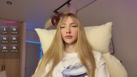 Luna online show from December 2025 01:36:01 AM