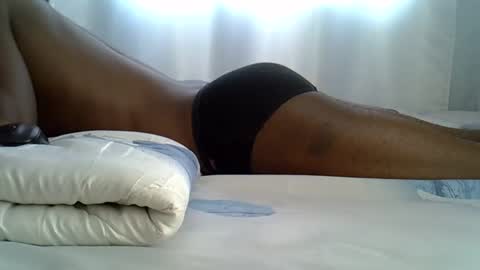 Snapshot of lunalove22_ chatting on October 2025 07:09:02 AM lunalove22_ online show from October 2025 07:09:02 AM