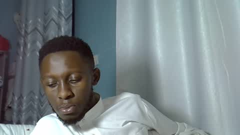 Snapshot of lunalove22_ chatting on October 2025 01:44:01 AM lunalove22_ online show from October 2025 01:44:01 AM