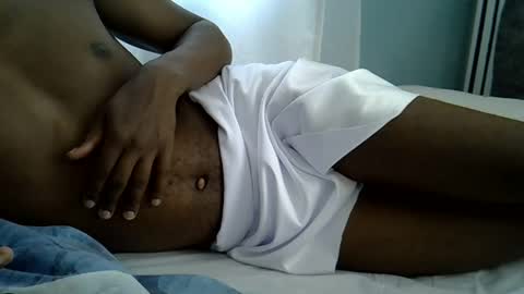 Snapshot of lunalove22_ chatting on October 2025 05:00:02 AM lunalove22_ online show from October 2025 05:00:02 AM