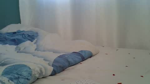 Snapshot of lunalove22_ chatting on November 2025 04:15:01 AM lunalove22_ online show from November 2025 04:15:01 AM