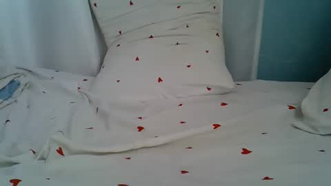 Snapshot of lunalove22_ chatting on February 2026 06:40:02 AM lunalove22_ online show from February 2026 06:40:02 AM