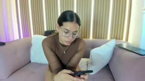 Snapshot of lunamillers_ chatting on June 2026 04:26:02 AM lunamillers_ online show from June 2026 04:26:02 AM