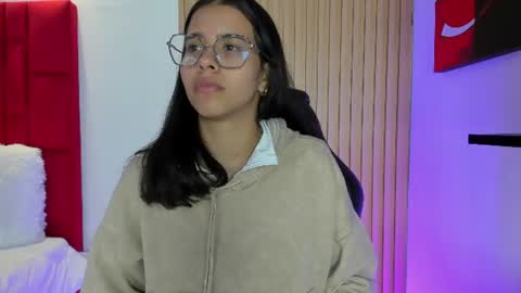 Snapshot of lunamillers_ chatting on June 2026 04:57:01 AM lunamillers_ online show from June 2026 04:57:01 AM