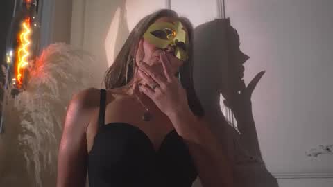 lunamisteriosa_ online show from December 2025 10:02:02 AM