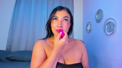 Luna  online show from March 2025 04:51:02 AM