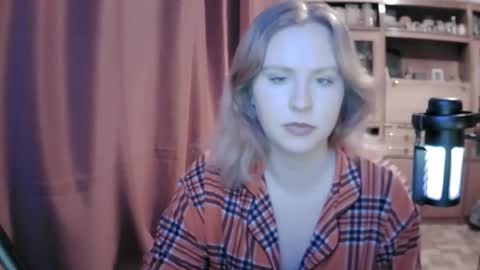 Snapshot of lunamystique_ chatting on February 2026 08:57:02 PM lunamystique_ online show from February 2026 08:57:02 PM