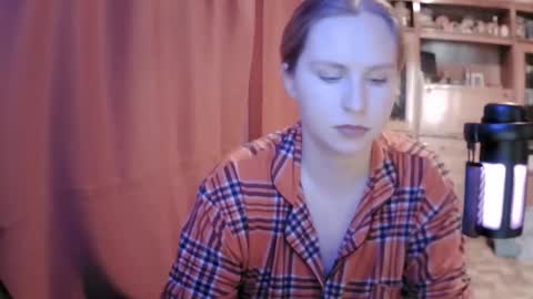 Snapshot of lunamystique_ chatting on February 2026 09:49:02 AM lunamystique_ online show from February 2026 09:49:02 AM