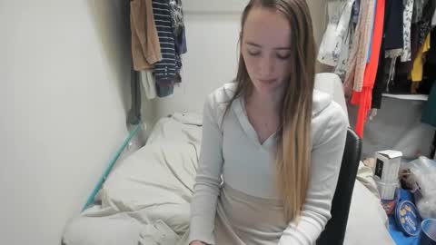 Snapshot of lunapixie2020 chatting on December 2024 09:59:02 AM lunapixie2020 online show from December 2024 09:59:02 AM