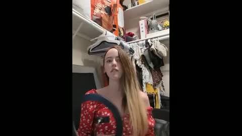 Snapshot of lunapixie2020 chatting on January 2025 06:57:02 AM lunapixie2020 online show from January 2025 06:57:02 AM