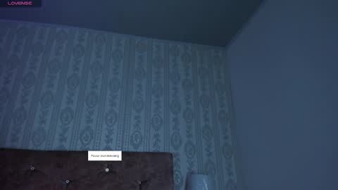 Luna  online show from September 2025 08:22:01 PM