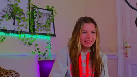 Snapshot of lunarishi chatting on January 2025 01:03:01 PM Luna Rishi online show from January 2025 01:03:01 PM