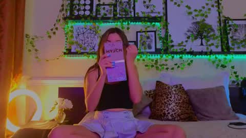 Snapshot of lunarishi chatting on January 2025 01:18:02 PM Luna Rishi online show from January 2025 01:18:02 PM