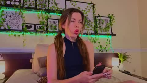 Snapshot of lunarishi chatting on March 2025 06:19:02 PM Luna Rishi online show from March 2025 06:19:02 PM