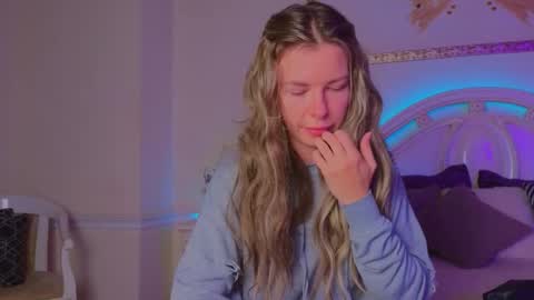 Snapshot of lunarishi chatting on October 2025 11:42:01 AM Luna Rishi online show from October 2025 11:42:01 AM