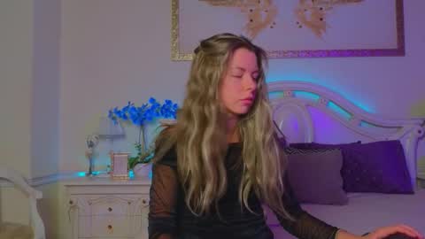 Snapshot of lunarishi chatting on October 2025 11:46:02 AM Luna Rishi online show from October 2025 11:46:02 AM