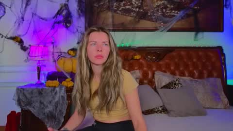 Snapshot of lunarishi chatting on November 2025 06:14:01 AM Luna Rishi online show from November 2025 06:14:01 AM