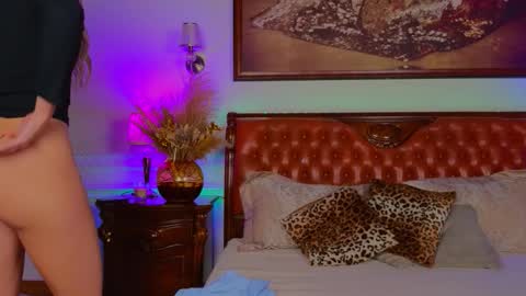 Snapshot of lunarishi chatting on November 2025 06:33:01 AM Luna Rishi online show from November 2025 06:33:01 AM