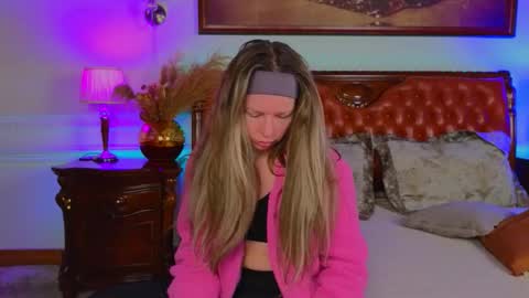 Snapshot of lunarishi chatting on January 2026 06:18:02 AM Luna Rishi online show from January 2026 06:18:02 AM