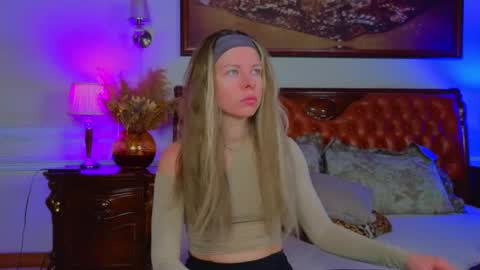 Snapshot of lunarishi chatting on January 2026 06:08:01 AM Luna Rishi online show from January 2026 06:08:01 AM