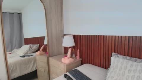 Snapshot of lunarousse_ chatting on February 2026 10:31:01 PM Luna Rousse online show from February 2026 10:31:01 PM