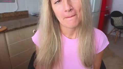  Luna online show from November 2025 10:48:02 AM