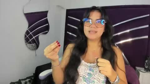 Snapshot of lunascarleht chatting on February 2026 01:54:02 PM lunascarleht online show from February 2026 01:54:02 PM