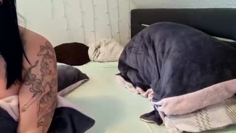 Luna  powered by bitch dust online show from December 2024 10:50:02 AM