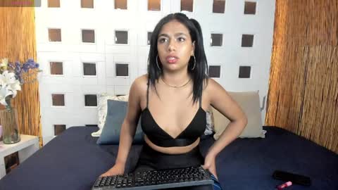 lunavelvet__ online show from May 2026 03:09:02 PM