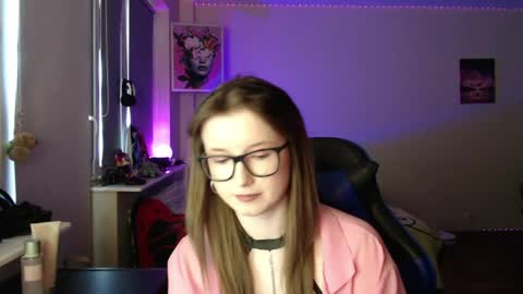 LunaXcherry online show from April 2026 04:40:02 PM