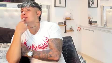 Lunay online show from September 2025 02:04:02 AM