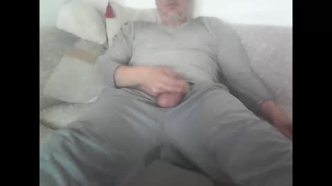 Snapshot of lunetticus chatting on April 2026 06:22:01 AM lunetticus online show from April 2026 06:22:01 AM