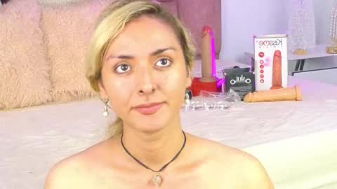 lunitadiva online show from November 2025 01:55:01 PM