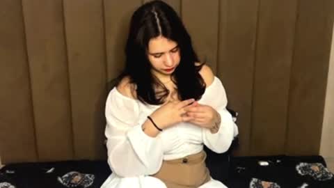 Lora online show from April 2026 11:08:01 AM